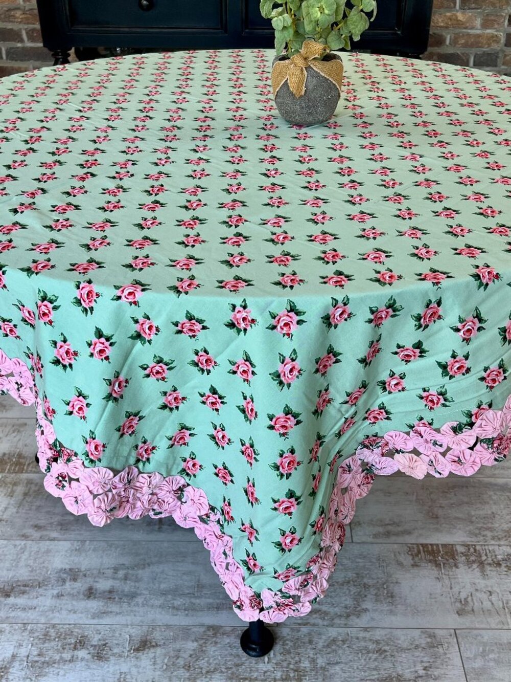Two's Company Primrose YoYo Flowers Tablecloth